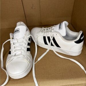 Adidas Classic White Sneakers with Black Stripes | size 6